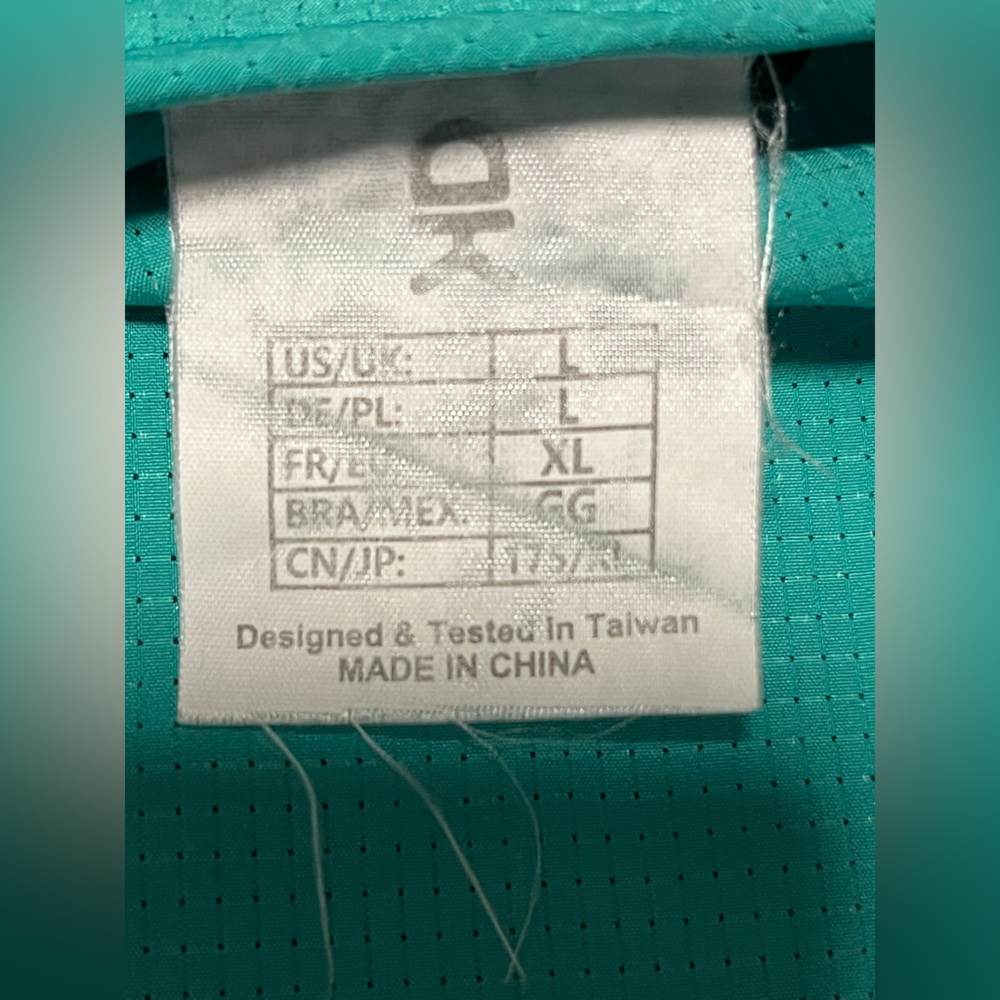 Lightweight green hooded jacket - Picture 10 of 11